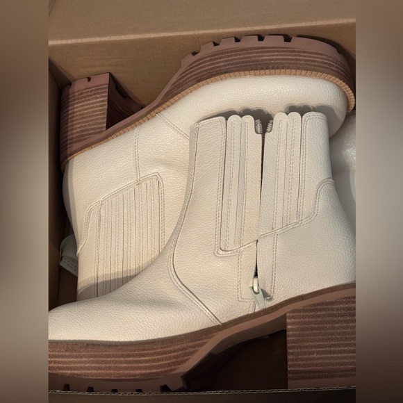 White booties - Picture 2 of 6